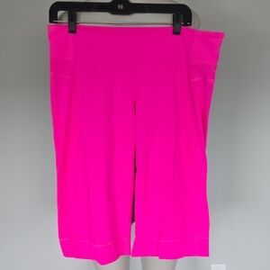 Lululemon Clamdigger II shorts -Raspberry go Lightly- size 12